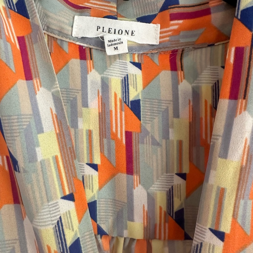 Pleione Sleeveless M Blouse - Picture 3 of 3